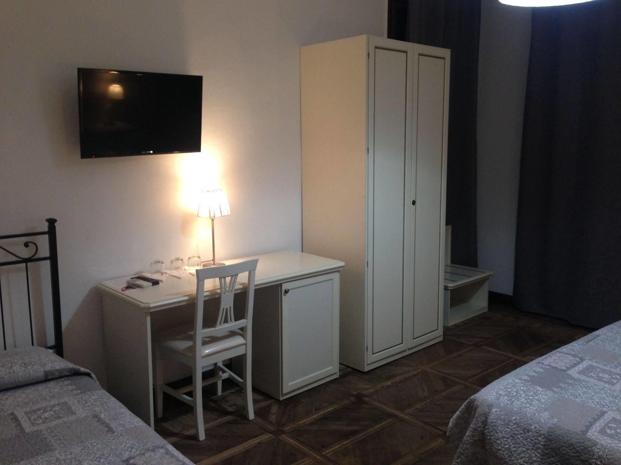 Guest House Loredana Kro